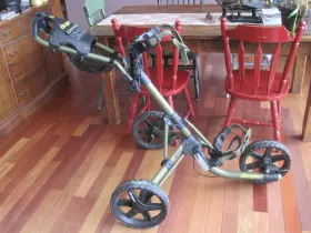 Clicgear Cgc400-grn Model 4.0 Golf Green Push Cart 3-wheel Walking Foldable Rare Color